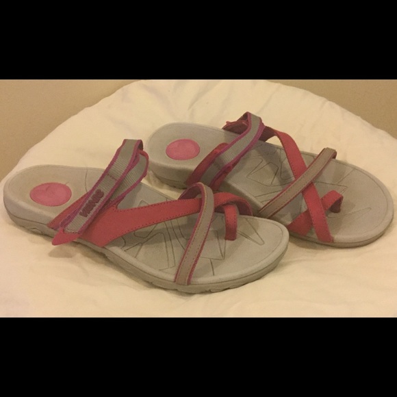Tide Ii Toe Post Sandal Sandals Leather